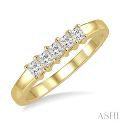 1/3 Ctw Princess Cut Diamond Wedding Band in 14K Yellow Gold