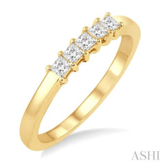 1/4 Ctw Princess Cut Diamond Wedding Band in 14K Yellow Gold