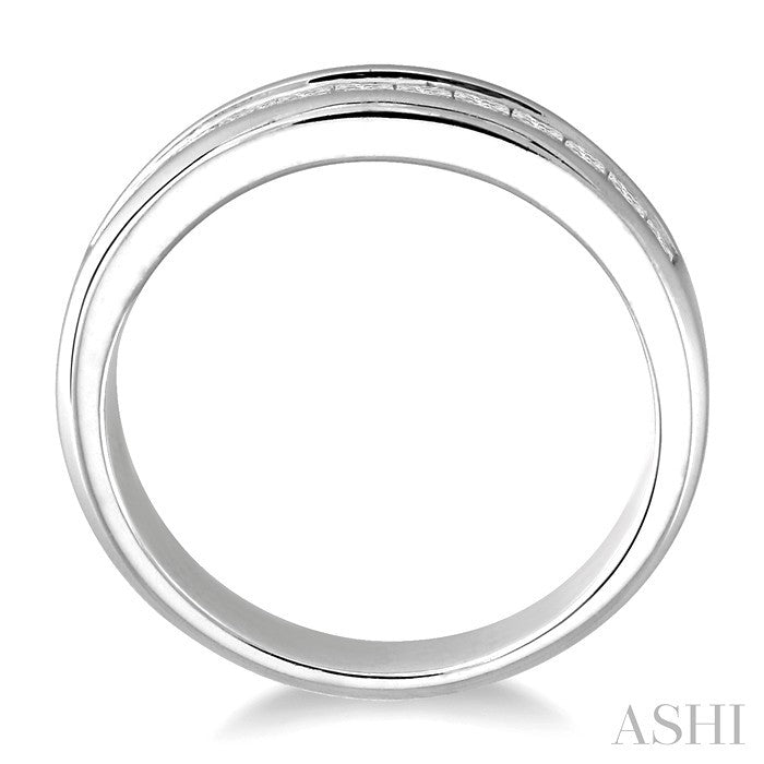 1/2 Ctw Princess Cut Diamond Wedding Band in 14K White Gold