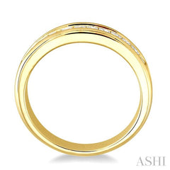 1/2 Ctw Princess Cut Diamond Band in 14K Yellow Gold
