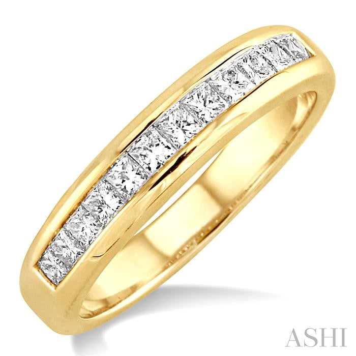 1/4 Ctw Princess Cut Diamond Band in 14K Yellow Gold