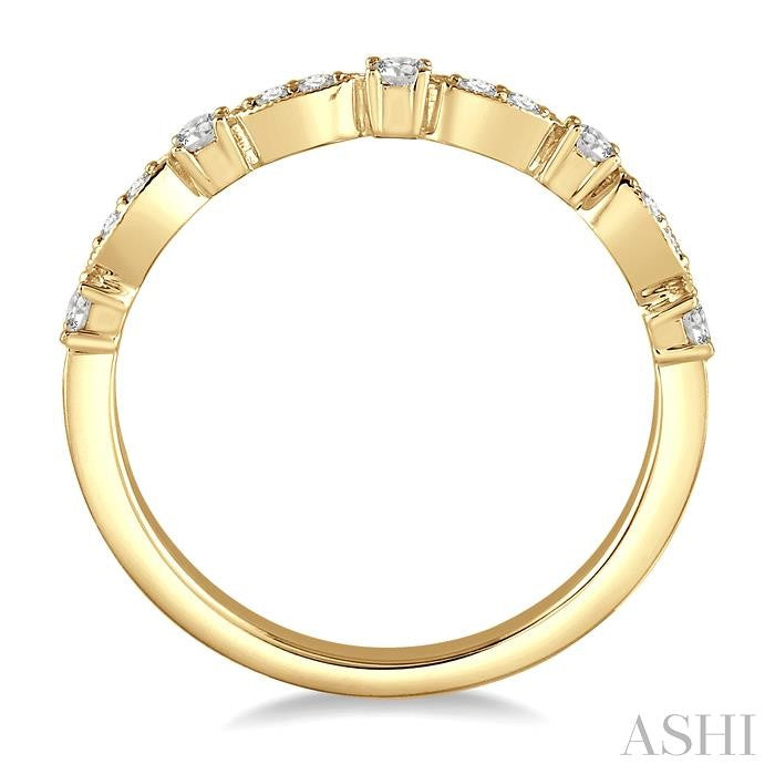 1/4 Ctw Lattice Marquise and Circular Mount Round Cut Diamond Stackable Band in 14K Yellow Gold