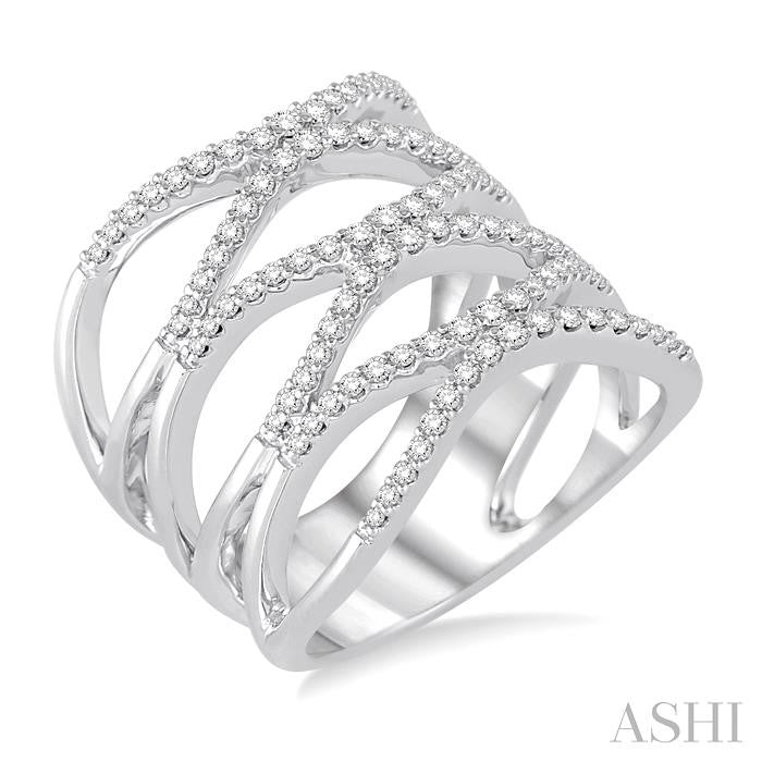 1/2 Ctw Round Cut Diamond Ring in 14K White Gold