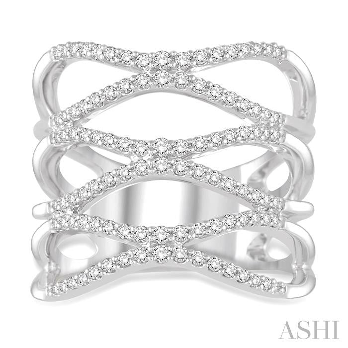 1/2 Ctw Round Cut Diamond Ring in 14K White Gold