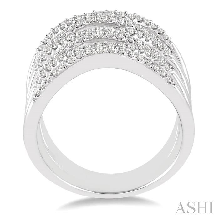1/2 Ctw Round Cut Diamond Ring in 14K White Gold