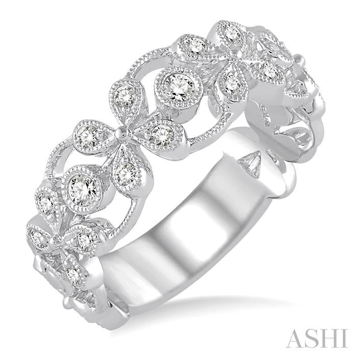 1/4 Ctw Round Cut Diamond Fashion Ring in 14K White Gold