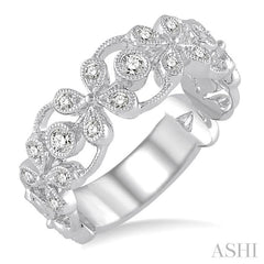 1/4 Ctw Round Cut Diamond Fashion Ring in 14K White Gold