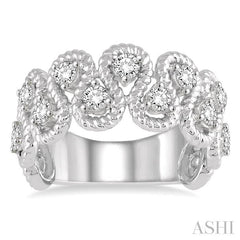5/8 Ctw Round Cut Diamond Fashion Ring in 14K White Gold