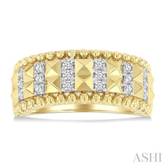 1/4 Ctw Round Cut Diamond Pyramid Fashion Band in 14K Yellow Gold