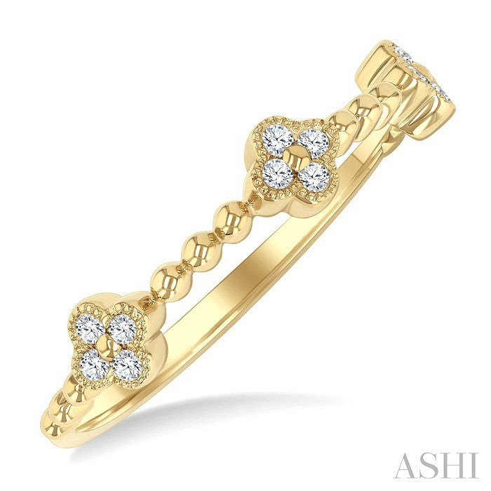 1/10 Ctw Round Cut Diamond Clover Ring with Beaded Design in 10K Yellow Gold