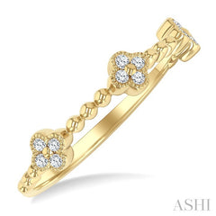 1/10 Ctw Round Cut Diamond Clover Ring with Beaded Design in 10K Yellow Gold