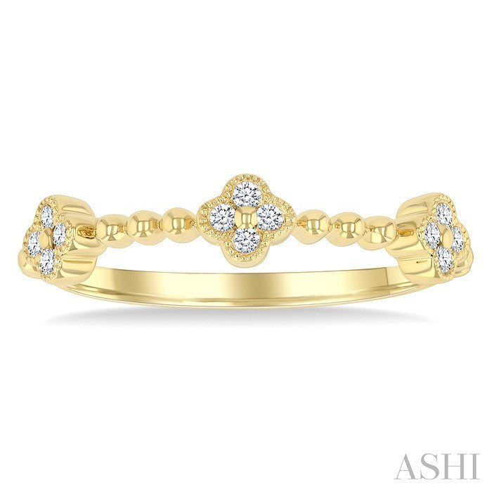 1/10 Ctw Round Cut Diamond Clover Ring with Beaded Design in 10K Yellow Gold