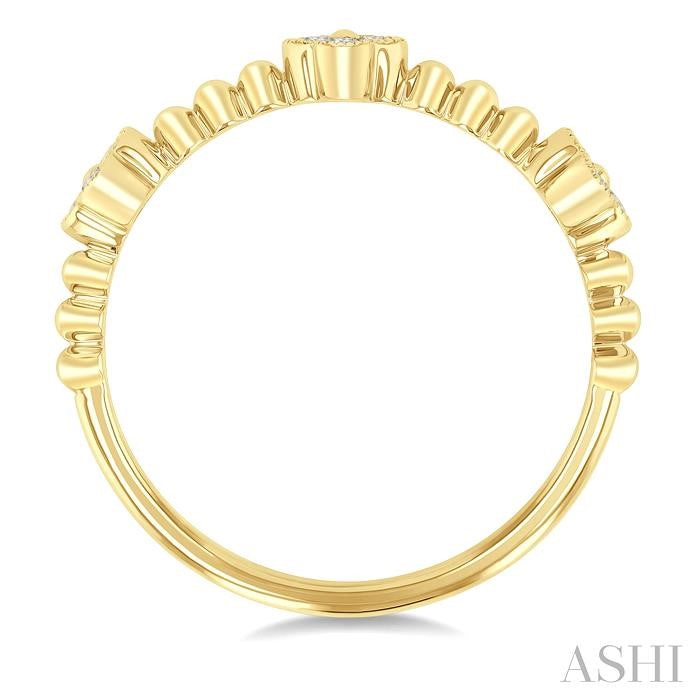 1/10 Ctw Round Cut Diamond Clover Ring with Beaded Design in 10K Yellow Gold