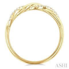 1/20 Ctw Twisted Top Round Cut Diamond Fashion Ring in 10K Yellow Gold