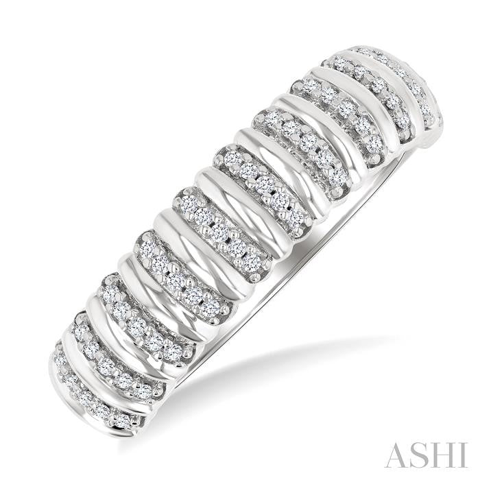 1/6 Ctw Ribbed Round Cut Diamond Fashion Ring in 14K White Gold