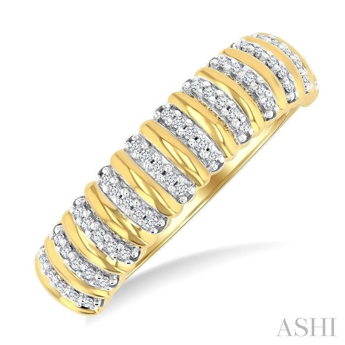 1/6 Ctw Ribbed Round Cut Diamond Fashion Ring in 10K Yellow Gold