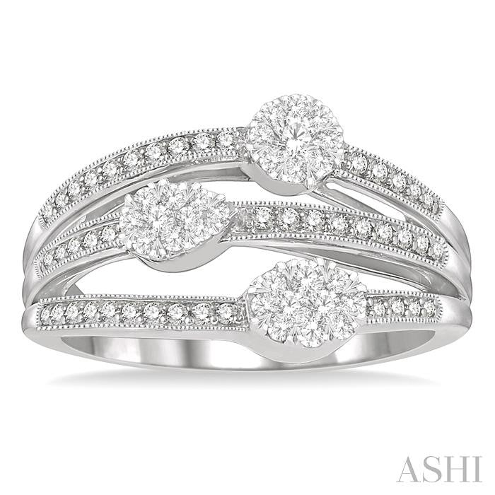 3/8 Ctw Tri Shape Mount Split Shank Lovebright Round Cut Diamond Ring in 14K White Gold