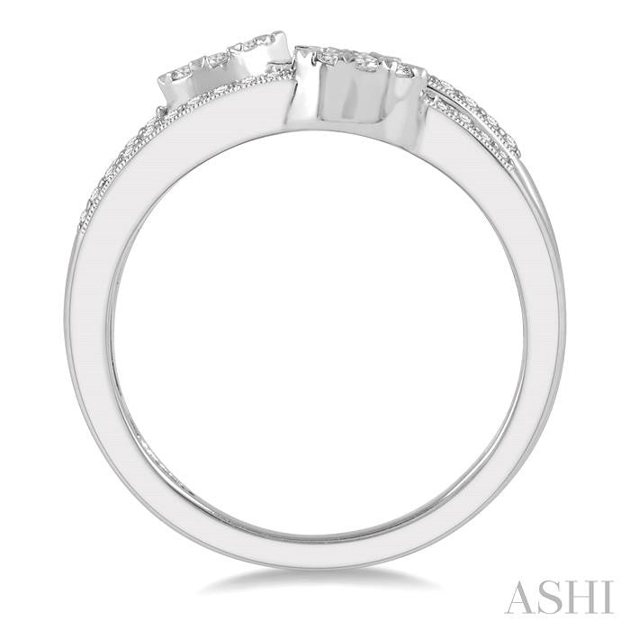 3/8 Ctw Tri Shape Mount Split Shank Lovebright Round Cut Diamond Ring in 14K White Gold