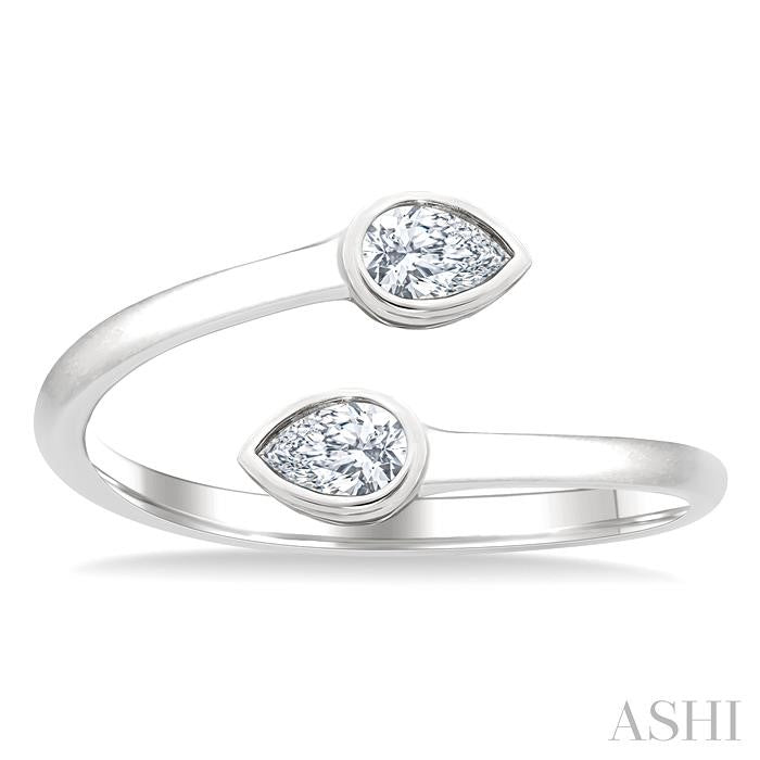 1/5 Ctw Split Single Coil Bezel Set Pear Cut Diamond Open Fashion Ring in 14K White Gold