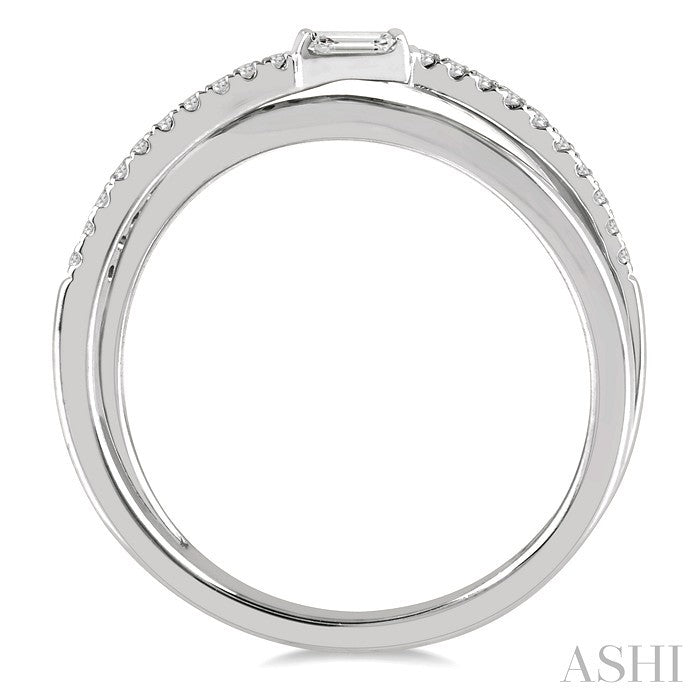 1/6 Ctw Criss Cross Baguette and Round Cut Diamond Fashion Ring in 14K White Gold