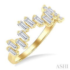 1/2 Ctw Scatter Baguette Cut Diamond Fashion Band in 14K Yellow Gold