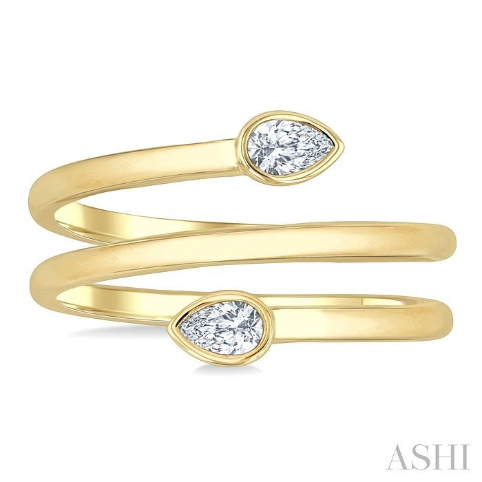 1/5 Ctw Split Double Coil Bezel Set Pear Cut Diamond Open Fashion Ring in 14K Yellow Gold