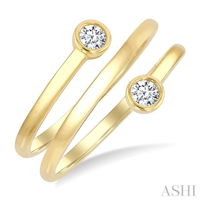 1/5 Ctw Round Shape Diamond Bezel Double Coil Fashion Ring in 14K Yellow Gold
