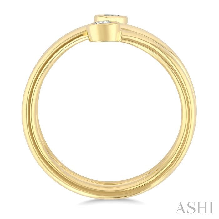 1/5 Ctw Round Shape Diamond Bezel Double Coil Fashion Ring in 14K Yellow Gold