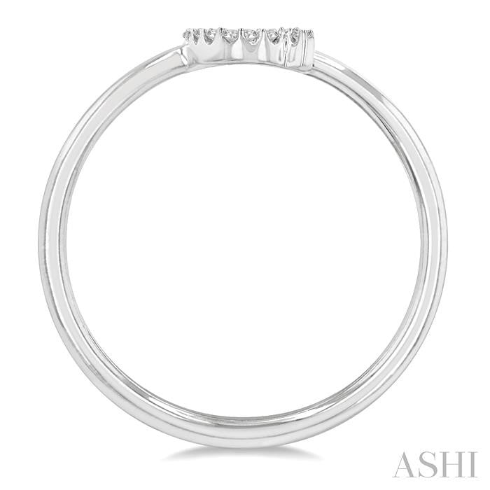 1/20 Ctw Initial 'Q' Round Cut Diamond Fashion Ring in 10K White Gold