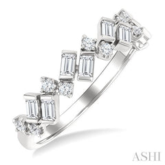 1/2 Ctw Zig-Zag Scatter Baguette and Round Cut Diamond Fashion Band in 14K White Gold