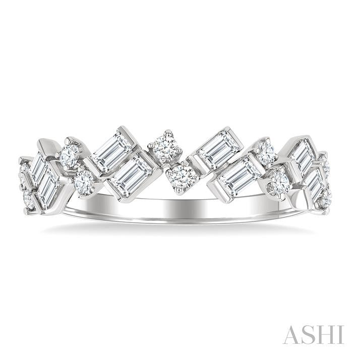1/2 Ctw Zig-Zag Scatter Baguette and Round Cut Diamond Fashion Band in 14K White Gold