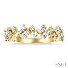 1/2 Ctw Zig-Zag Scatter Baguette and Round Cut Diamond Fashion Band in 14K Yellow Gold