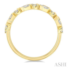 1/2 Ctw Zig-Zag Scatter Baguette and Round Cut Diamond Fashion Band in 14K Yellow Gold