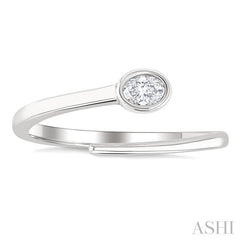 1/6 Ctw Bypass Bezel Set Oval Cut Diamond Open Fashion Ring in 14K White Gold