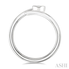1/6 Ctw Bypass Bezel Set Oval Cut Diamond Open Fashion Ring in 14K White Gold