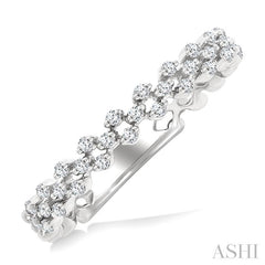 1/5 Ctw Circular Link Round Cut Diamond Fashion Band in 10K White Gold