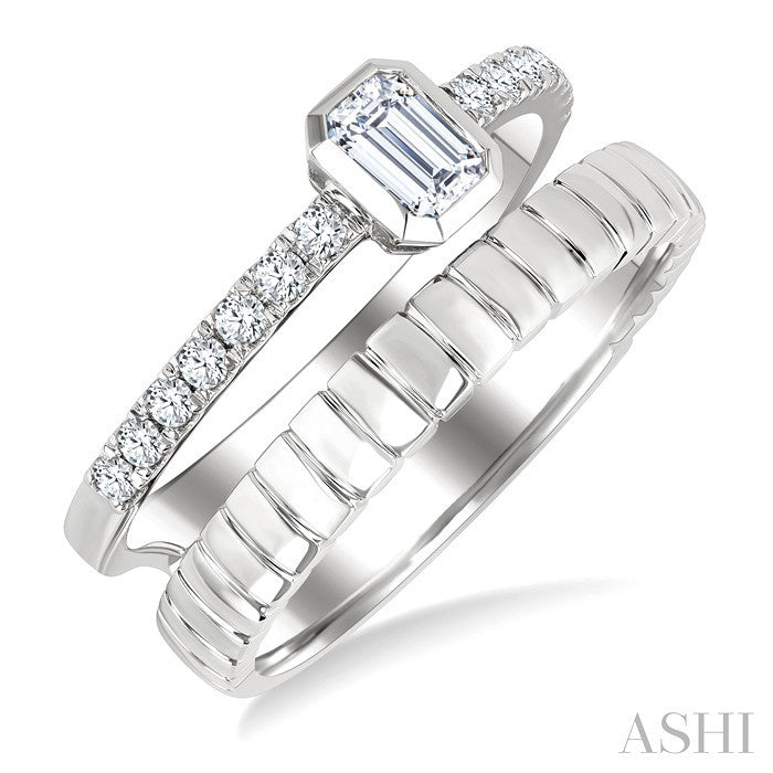 1/2 Ctw Split Twin Row Bezel Set Emerald and Round Cut Diamond Fashion Ring in 14K White Gold