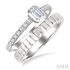 1/2 Ctw Split Twin Row Bezel Set Emerald and Round Cut Diamond Fashion Ring in 14K White Gold