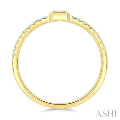 1/3 Ctw Bezel Set Emerald and Round Cut Diamond Fashion Ring in 14K Yellow Gold