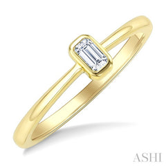 1/5 Ctw Bezel Set Emerald Cut Diamond Fashion Ring in 14K Yellow Gold