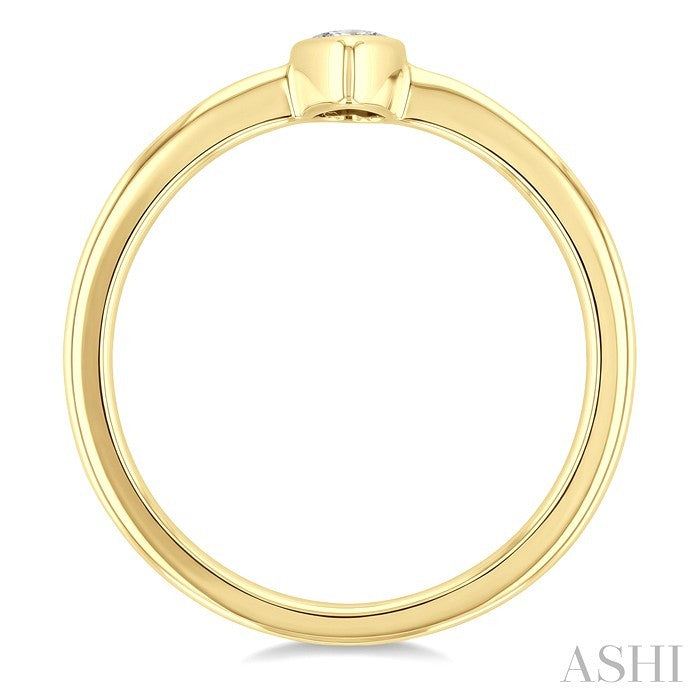 1/5 Ctw Bezel Set Pear Cut Diamond Fashion Ring in 14K Yellow Gold