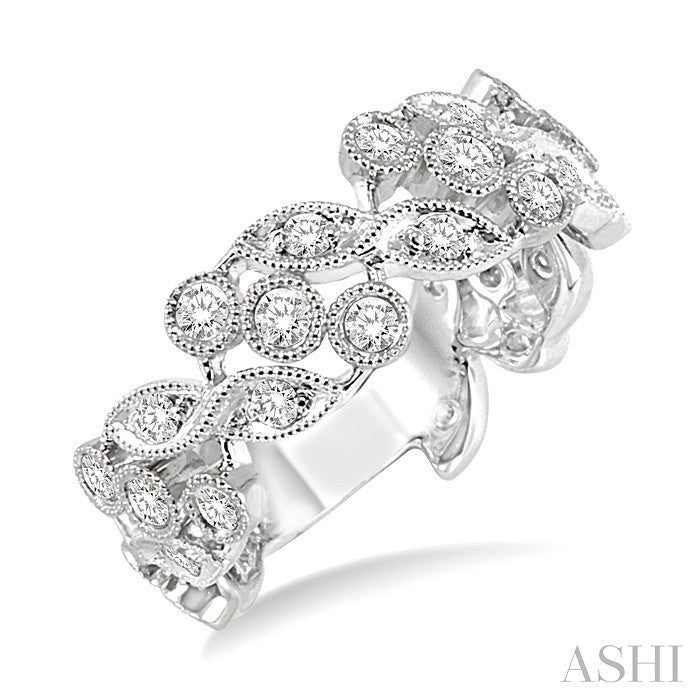 1/2 Ctw Round Cut Diamond Fashion Ring in 14K White Gold