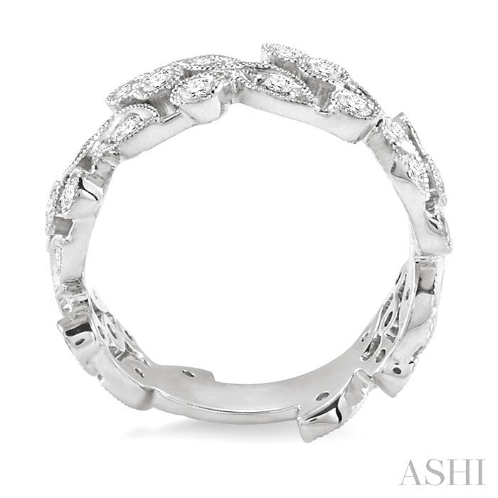 1/2 Ctw Round Cut Diamond Fashion Ring in 14K White Gold