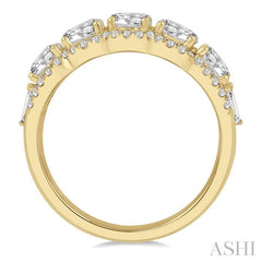 2 Ctw Baguette and Round Cut Diamond Fashion Ring in 14K Yellow Gold
