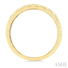 1/6 Ctw Bold Diagonal Crisscross Round Cut Diamond Fashion Band in 10K Yellow Gold
