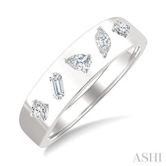 1/4 Ctw Mixed Cut Diamond Bold Fashion Ring in 14K White Gold