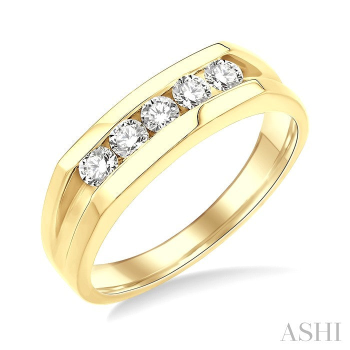 1/2 Ctw Channel Set Round Cut Diamonds Men's Band in 14K Yellow Gold