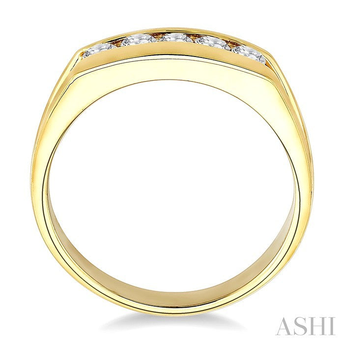 1/2 Ctw Channel Set Round Cut Diamonds Men's Band in 14K Yellow Gold