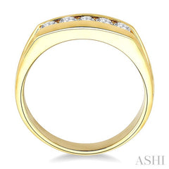 1/2 Ctw Channel Set Round Cut Diamonds Men's Band in 14K Yellow Gold
