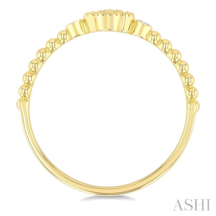 1/8 Ctw Petite Bead Shank Clover Leaf Round Cut Diamond Fashion Ring in 10K Yellow Gold
